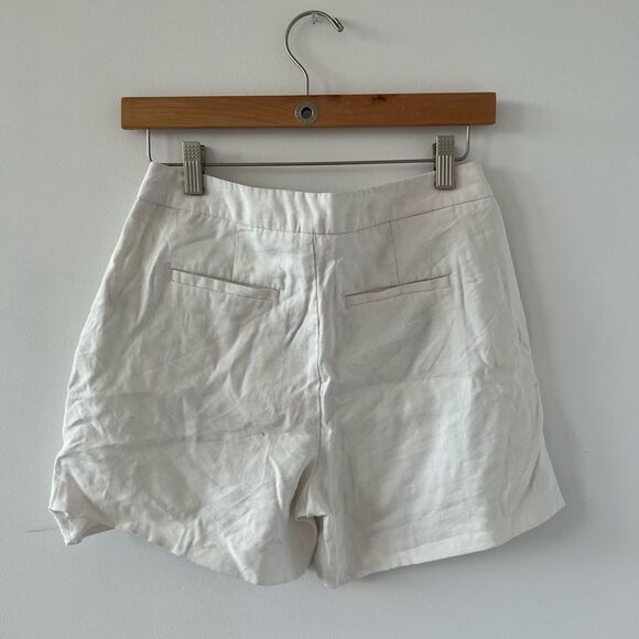 White shorts - Picture 3 of 4